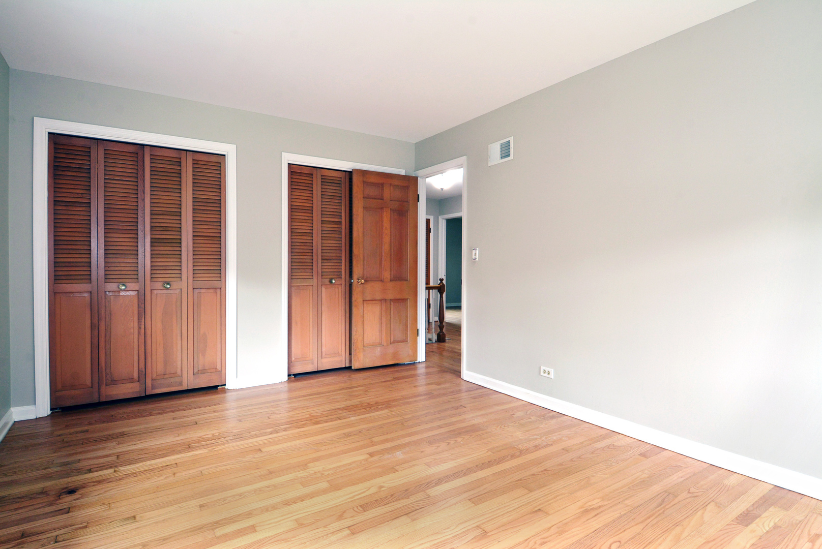 604 S Reuter Drive, Arlington Heights, IL 60005