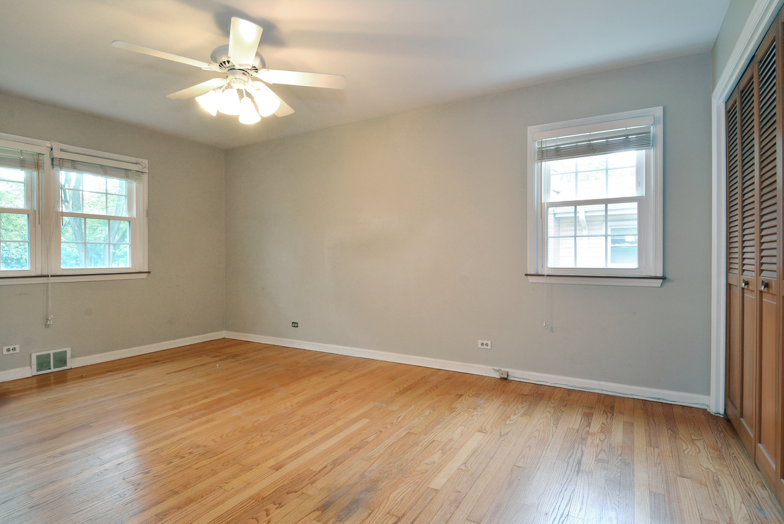604 S Reuter Drive, Arlington Heights, IL 60005