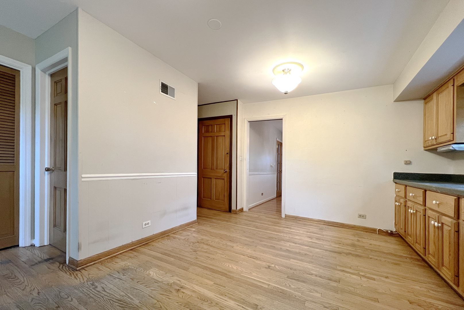 604 S Reuter Drive, Arlington Heights, IL 60005