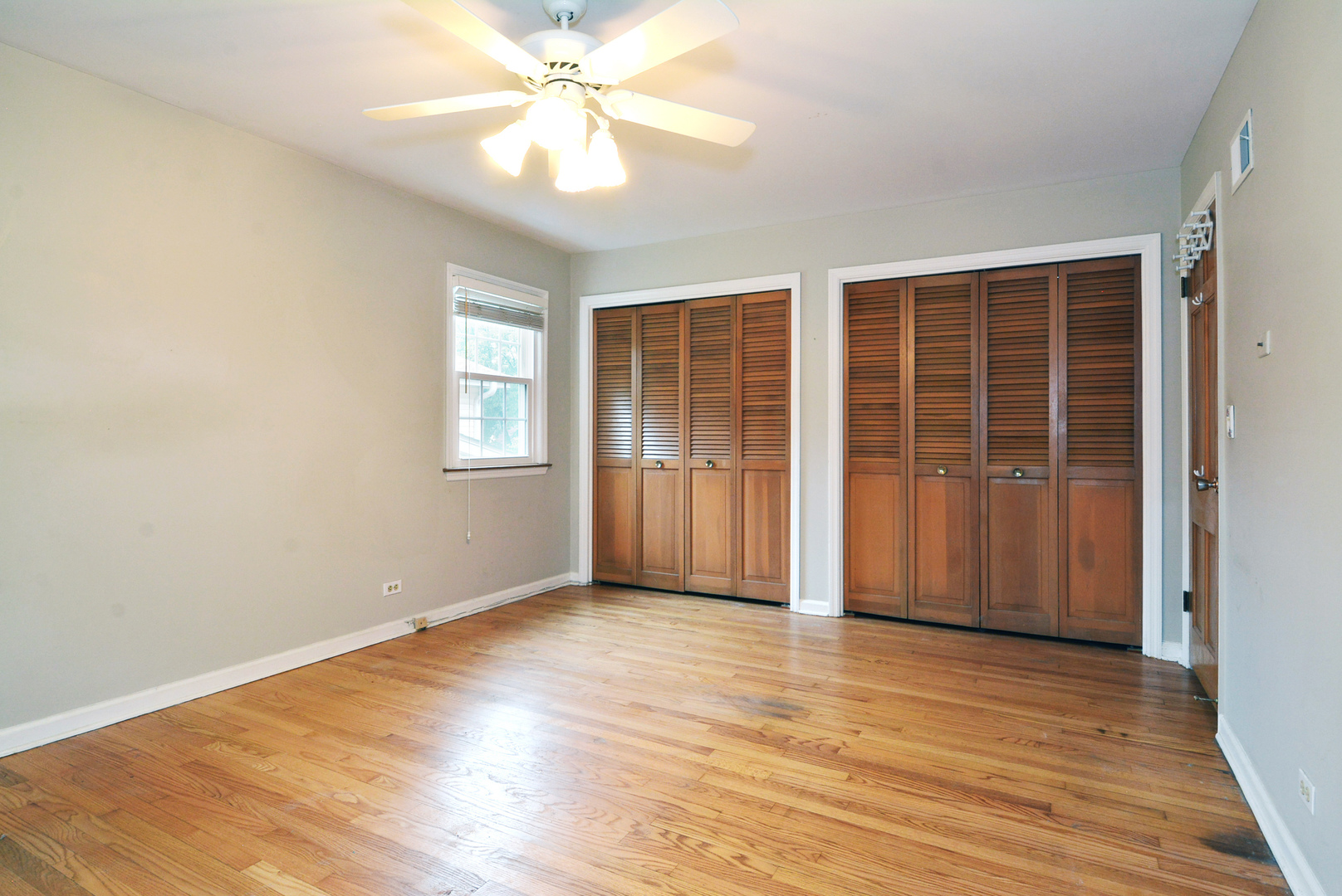 604 S Reuter Drive, Arlington Heights, IL 60005