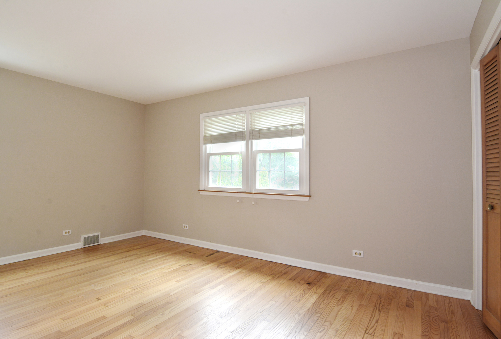 604 S Reuter Drive, Arlington Heights, IL 60005