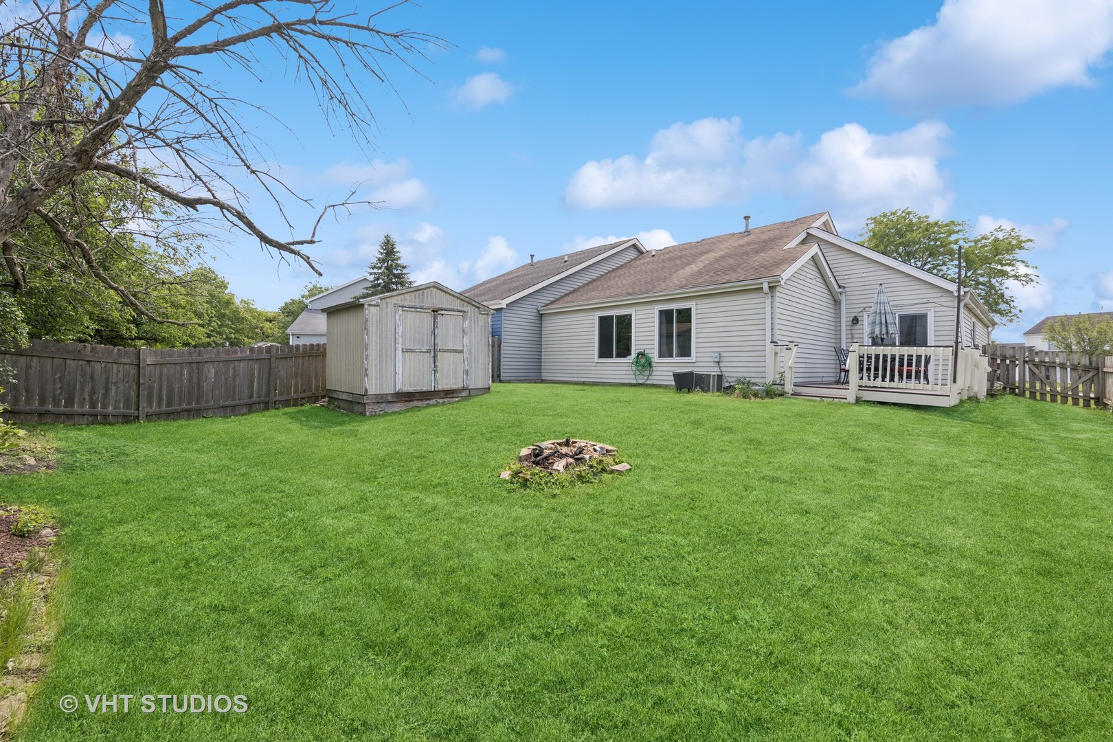 1247 Trinity Drive, Carol Stream, IL 60188