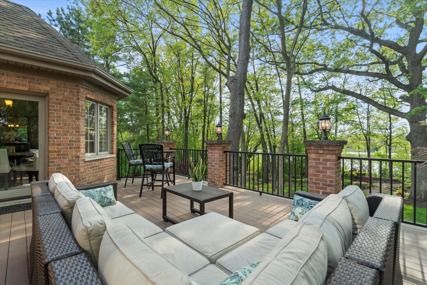 1396 Notre Dame Drive, Lemont, IL 60439