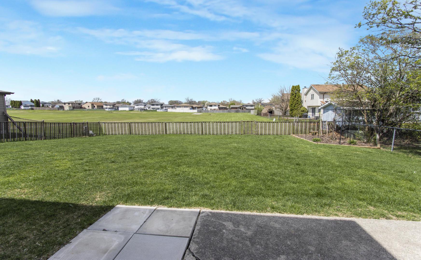 9000 Westwood Drive, Orland Hills, IL 60487