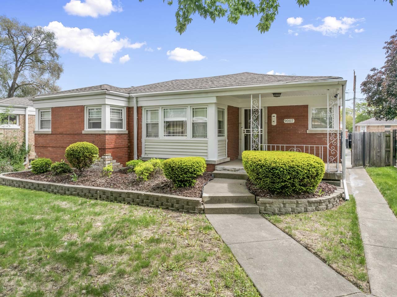 9007 S JEFFERY Boulevard, Chicago, IL 60617