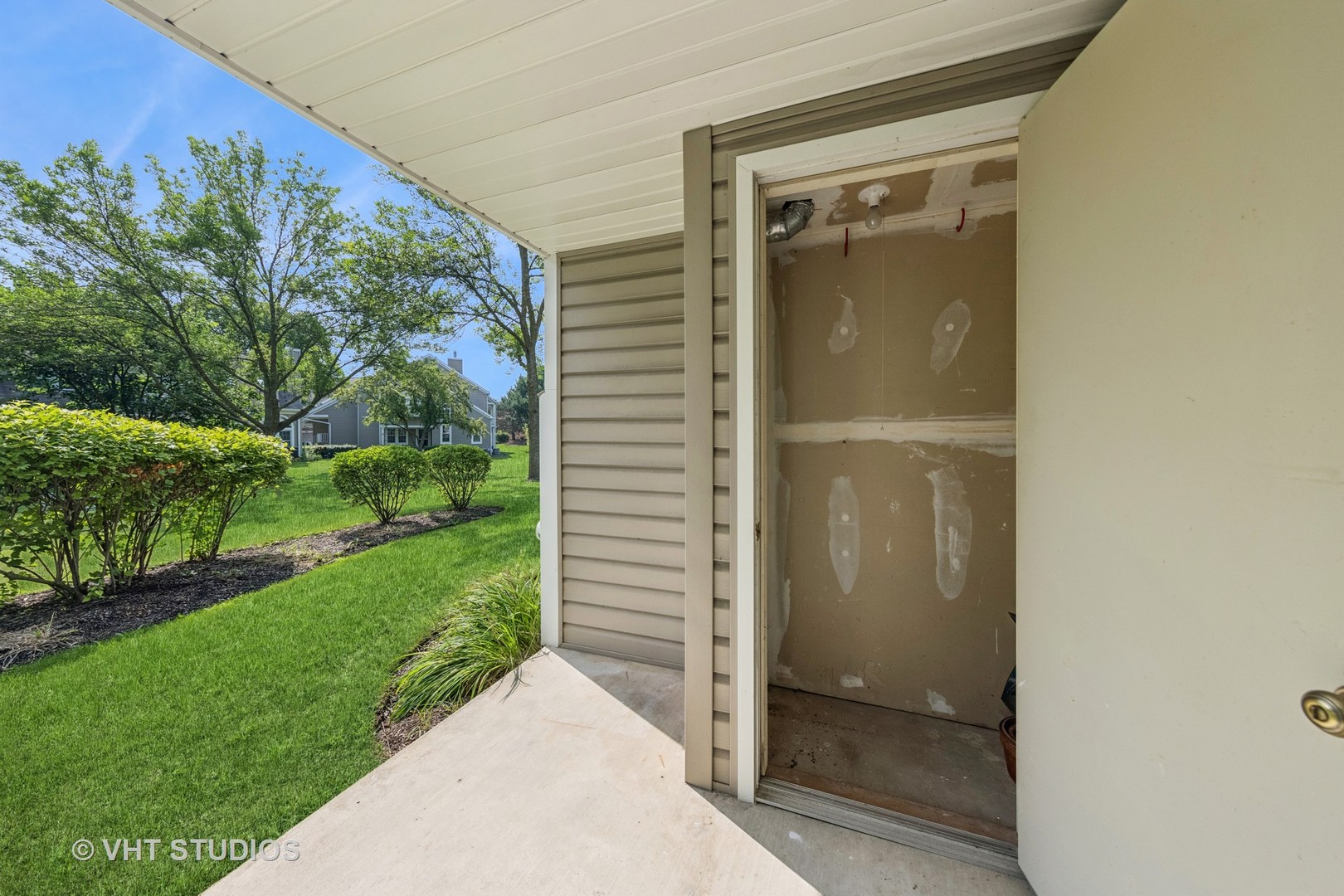 384 Waterford Court #384, Carol Stream, IL 60188