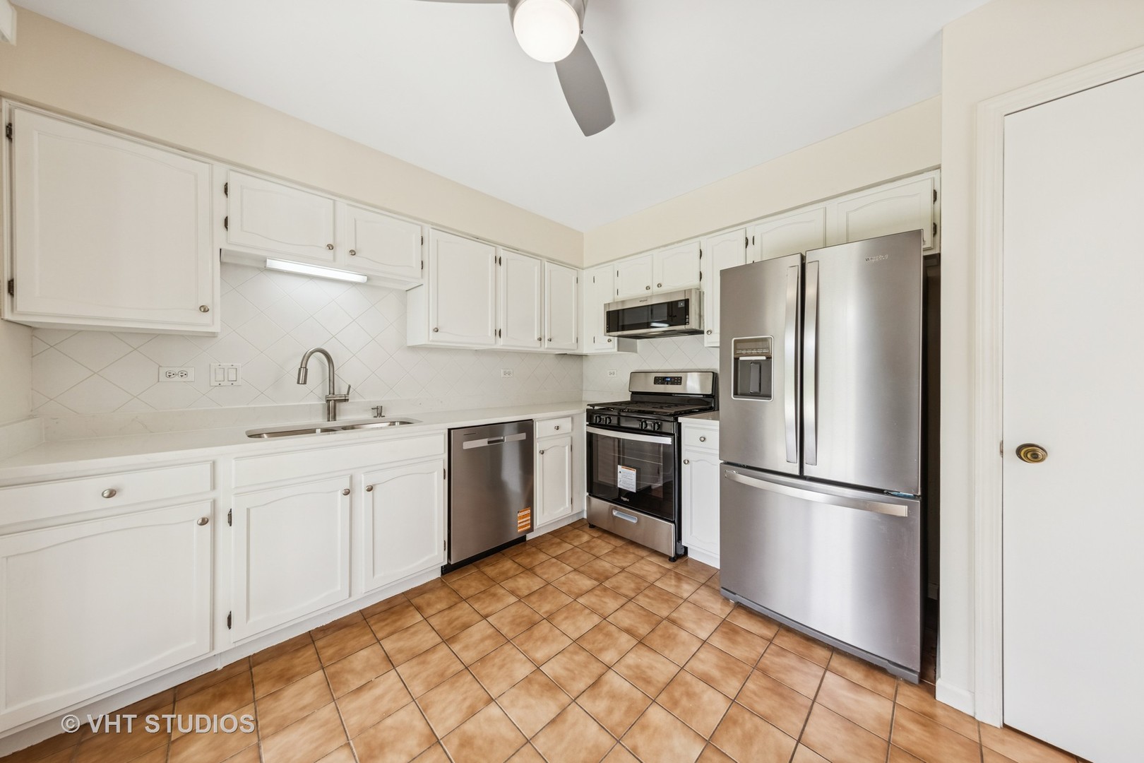 384 Waterford Court #384, Carol Stream, IL 60188