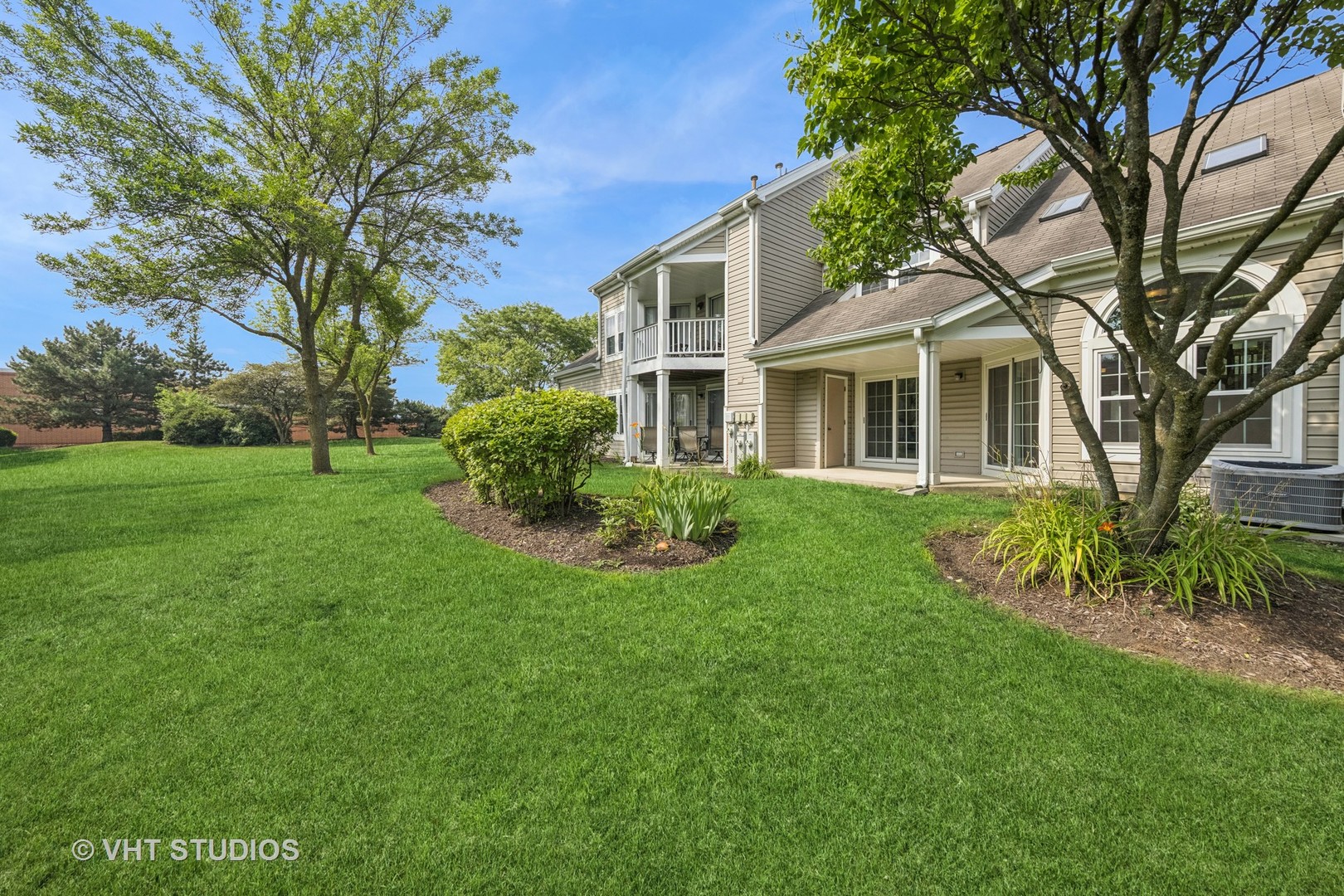 384 Waterford Court #384, Carol Stream, IL 60188