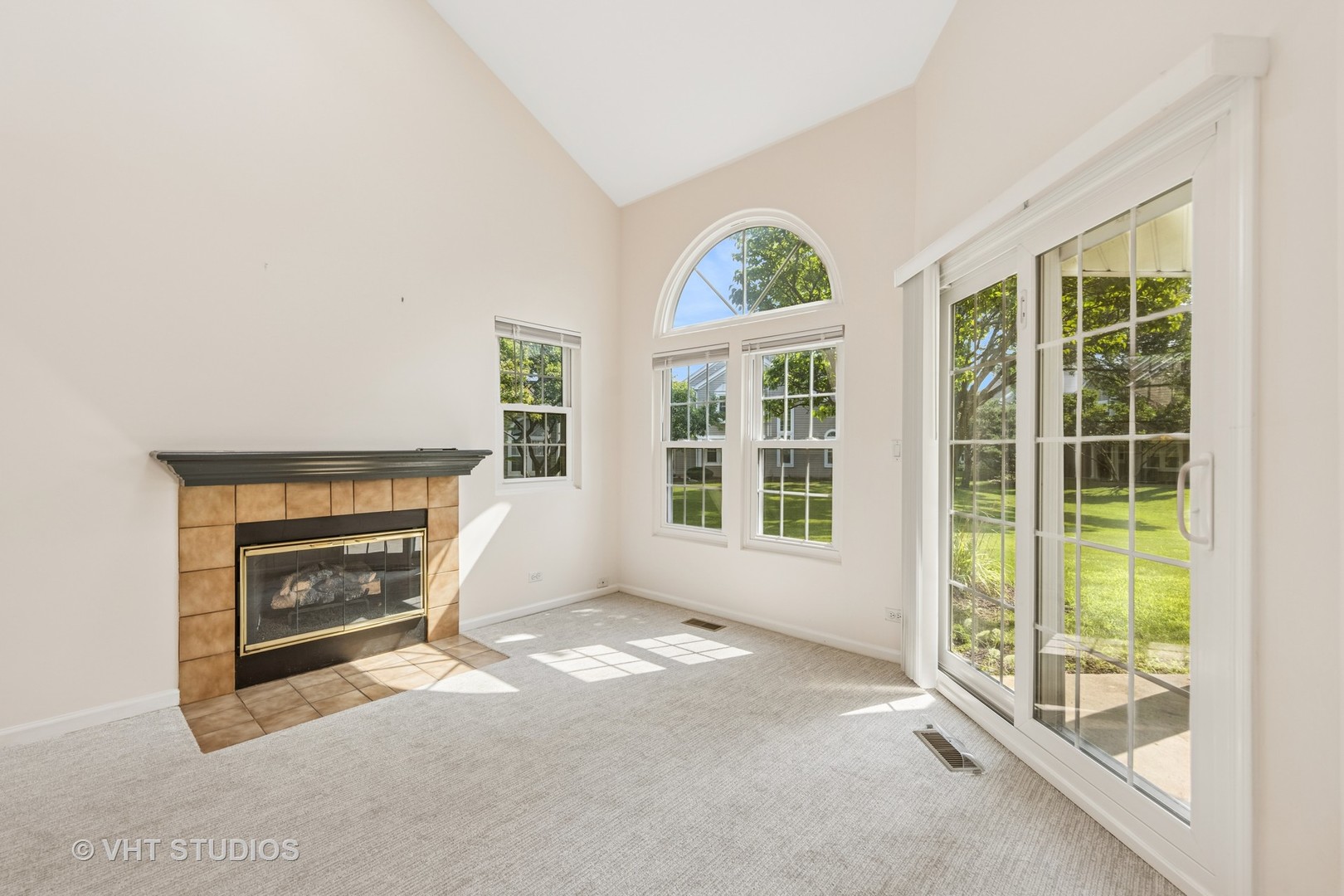 384 Waterford Court #384, Carol Stream, IL 60188