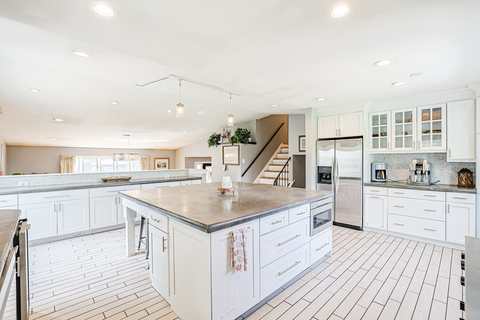 14417 Linder Avenue, Midlothian, IL 60445