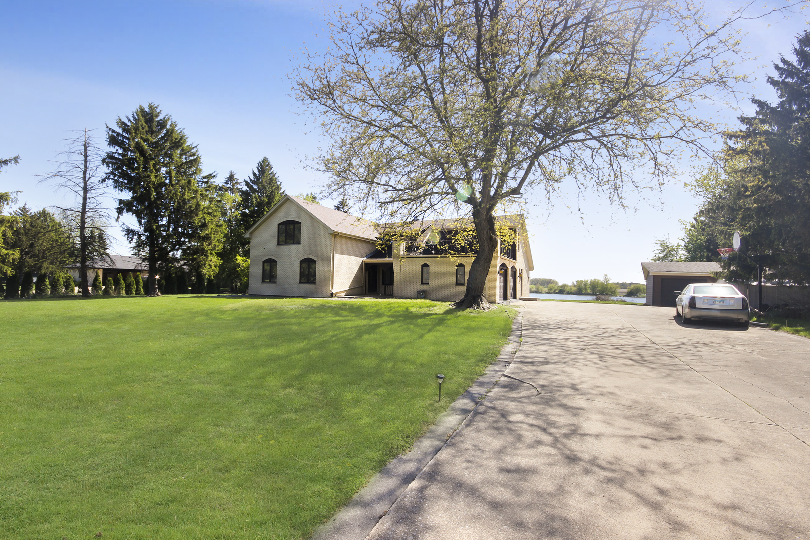 3321 E Reichert Drive, Crete, IL 60417