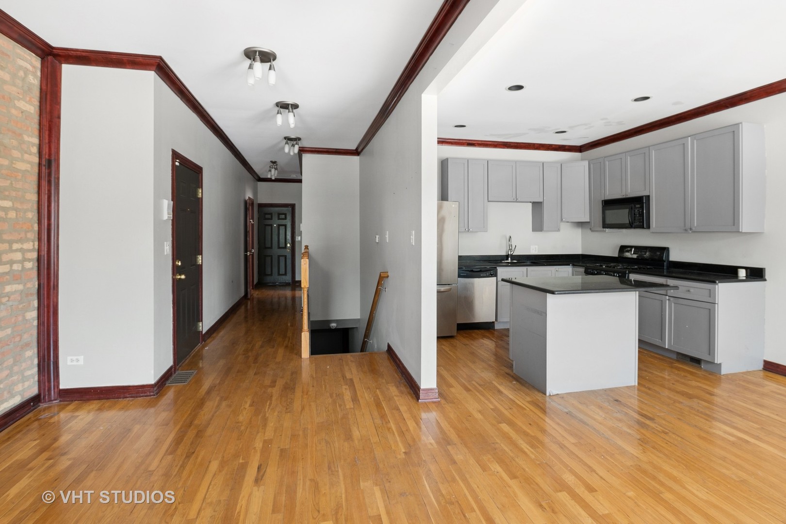 212 E 44th Street #2, Chicago, IL 60653