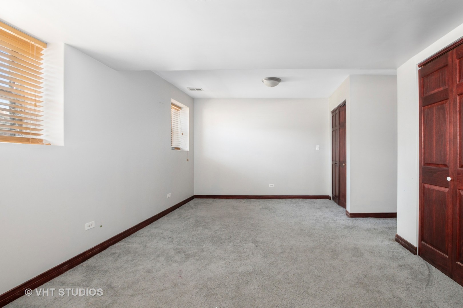212 E 44th Street #2, Chicago, IL 60653