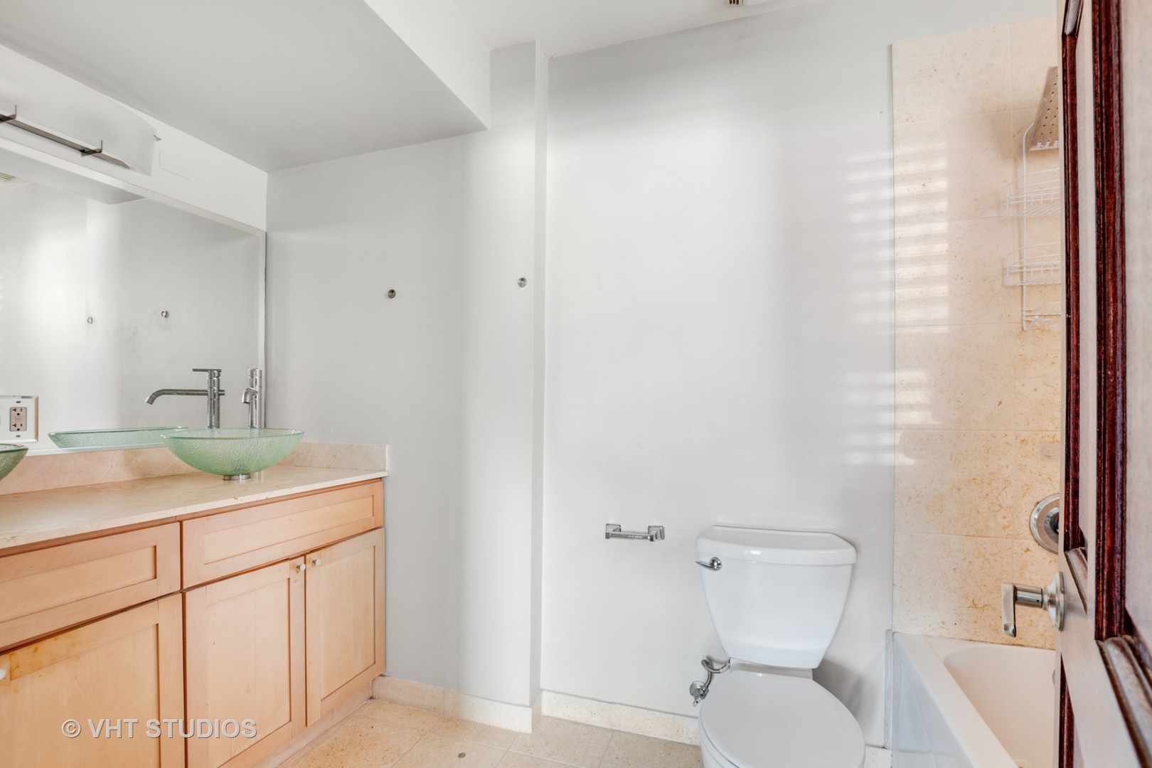 212 E 44th Street #2, Chicago, IL 60653