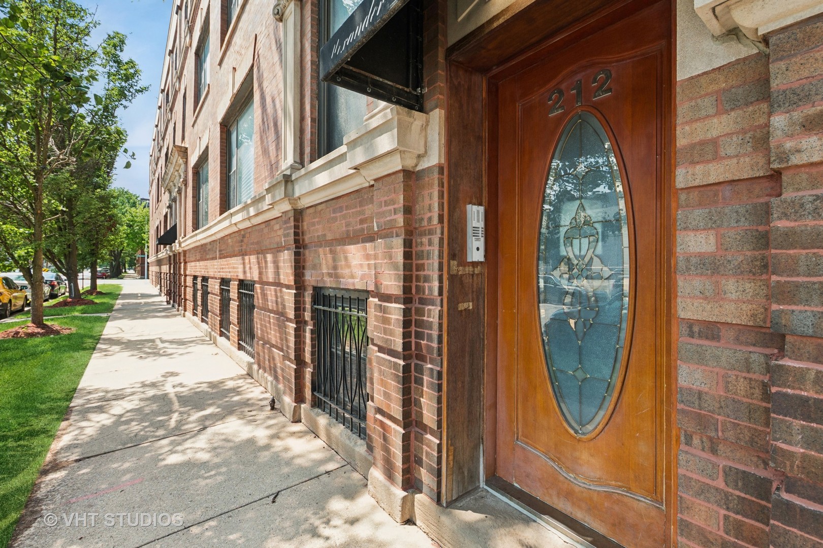 212 E 44th Street #2, Chicago, IL 60653