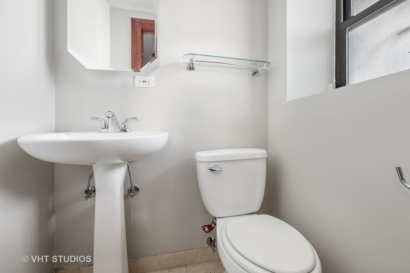 212 E 44th Street #2, Chicago, IL 60653