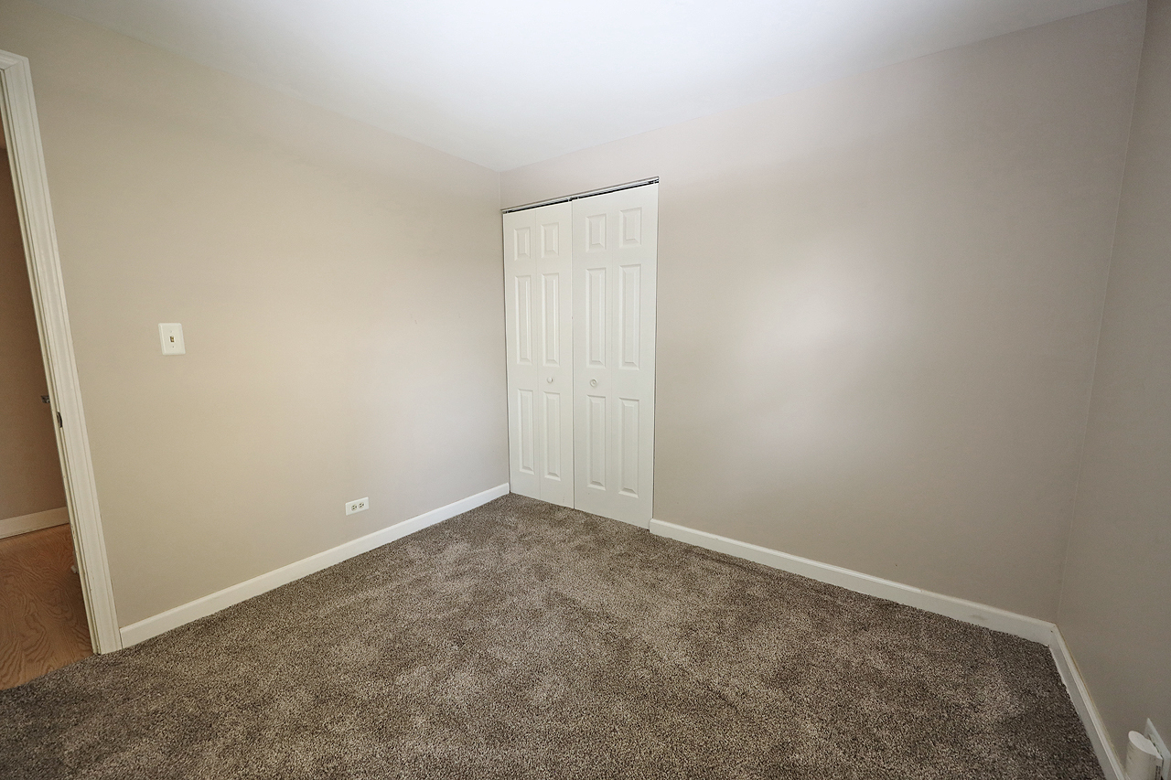 122 Lela Lane, Schaumburg, IL 60193