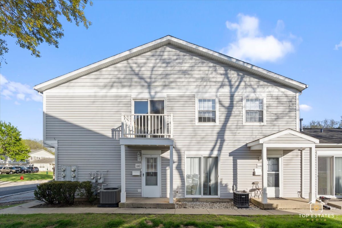 642 Gray Court #0, Wheeling, IL 60090