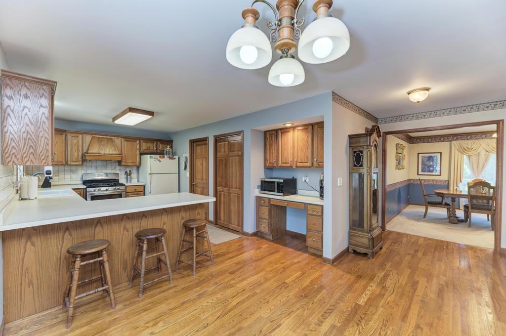 2210 Periwinkle Lane, Algonquin, IL 60102