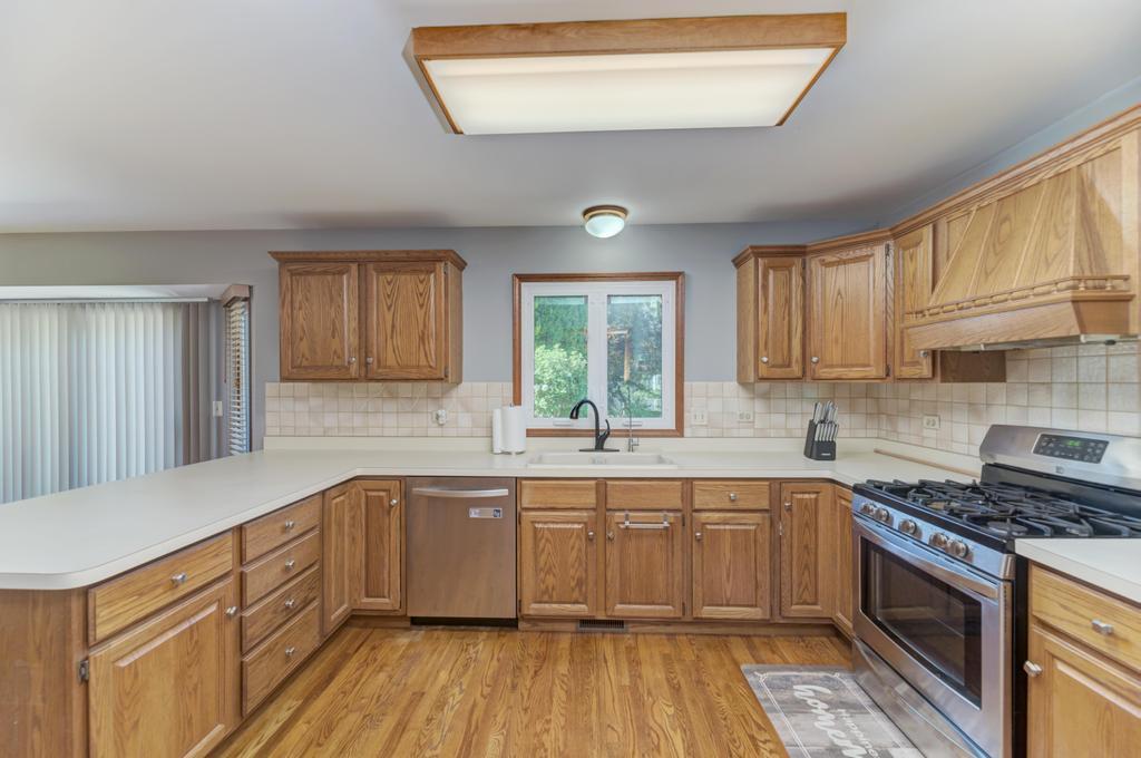 2210 Periwinkle Lane, Algonquin, IL 60102