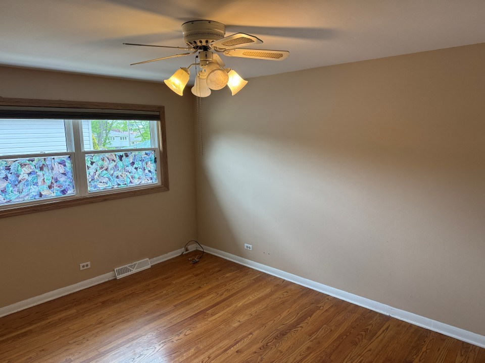 9713 S KENNETH Avenue, Oak Lawn, IL 60453
