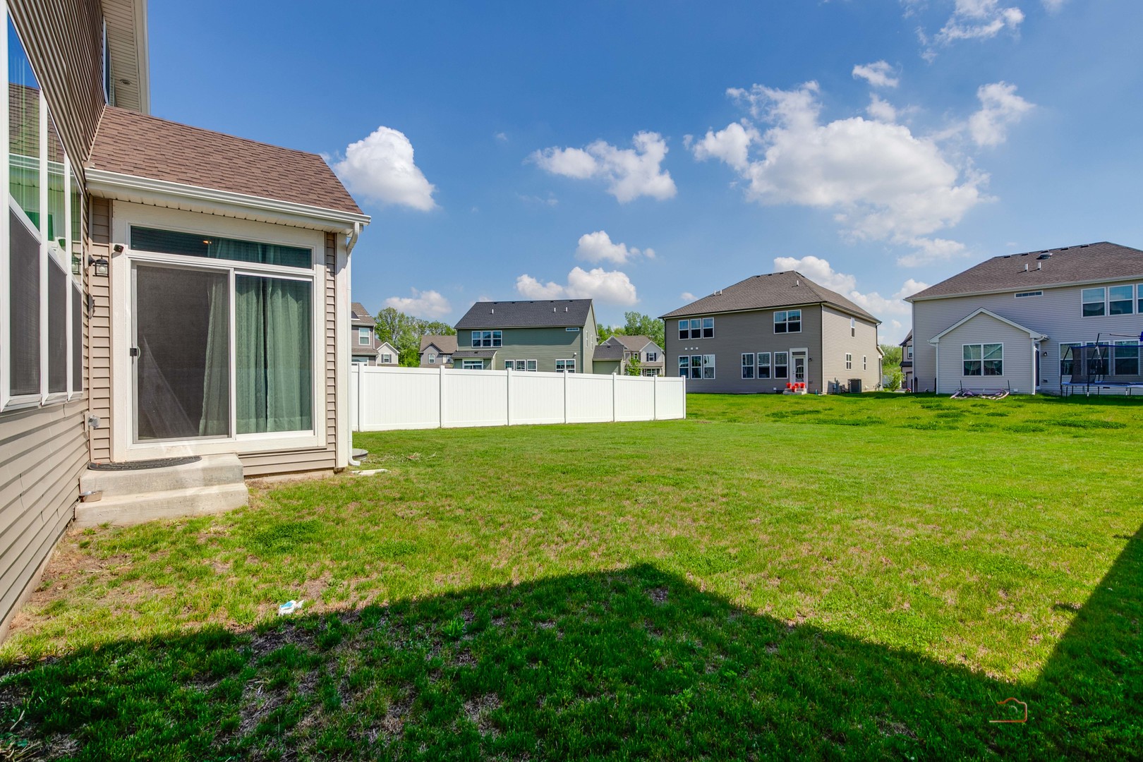 1027 Button Bush Street, South Elgin, IL 60177