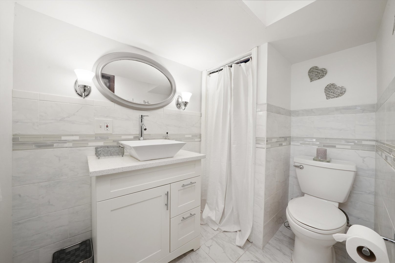 8117 S Sawyer Avenue, Chicago, IL 60652