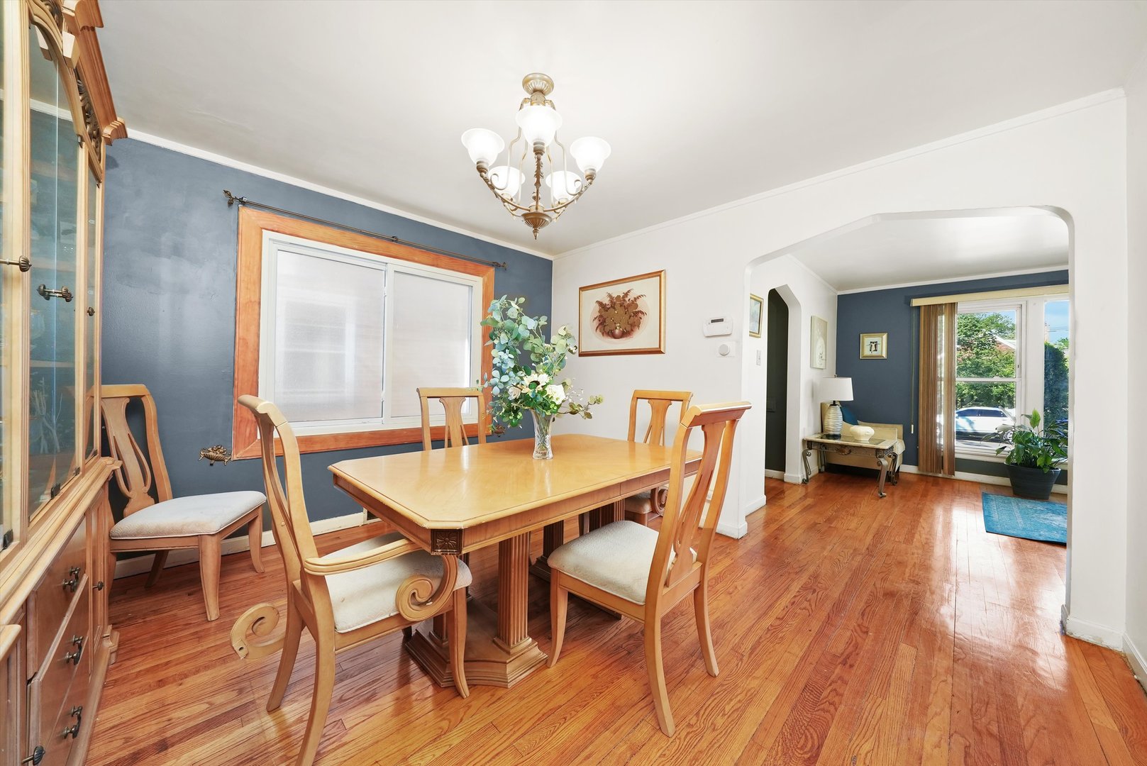 8117 S Sawyer Avenue, Chicago, IL 60652
