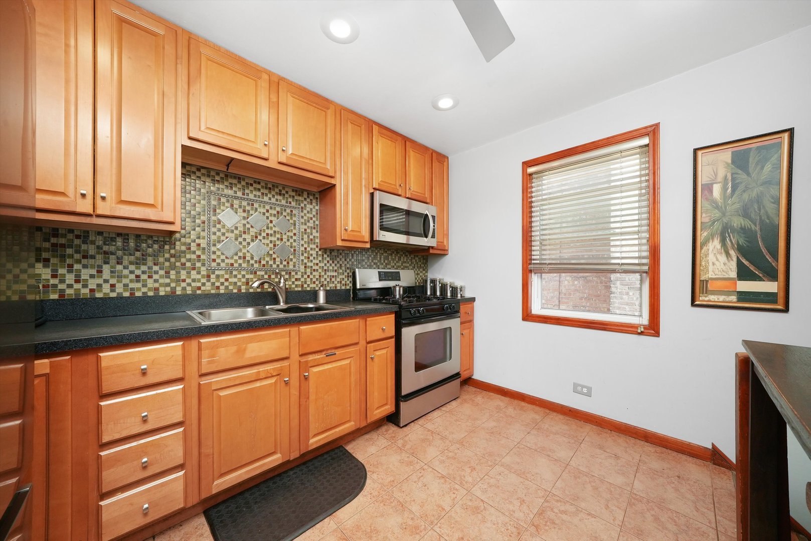 8117 S Sawyer Avenue, Chicago, IL 60652