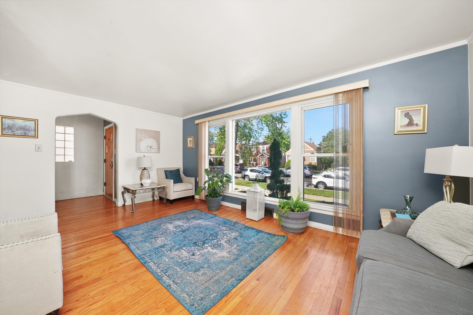8117 S Sawyer Avenue, Chicago, IL 60652