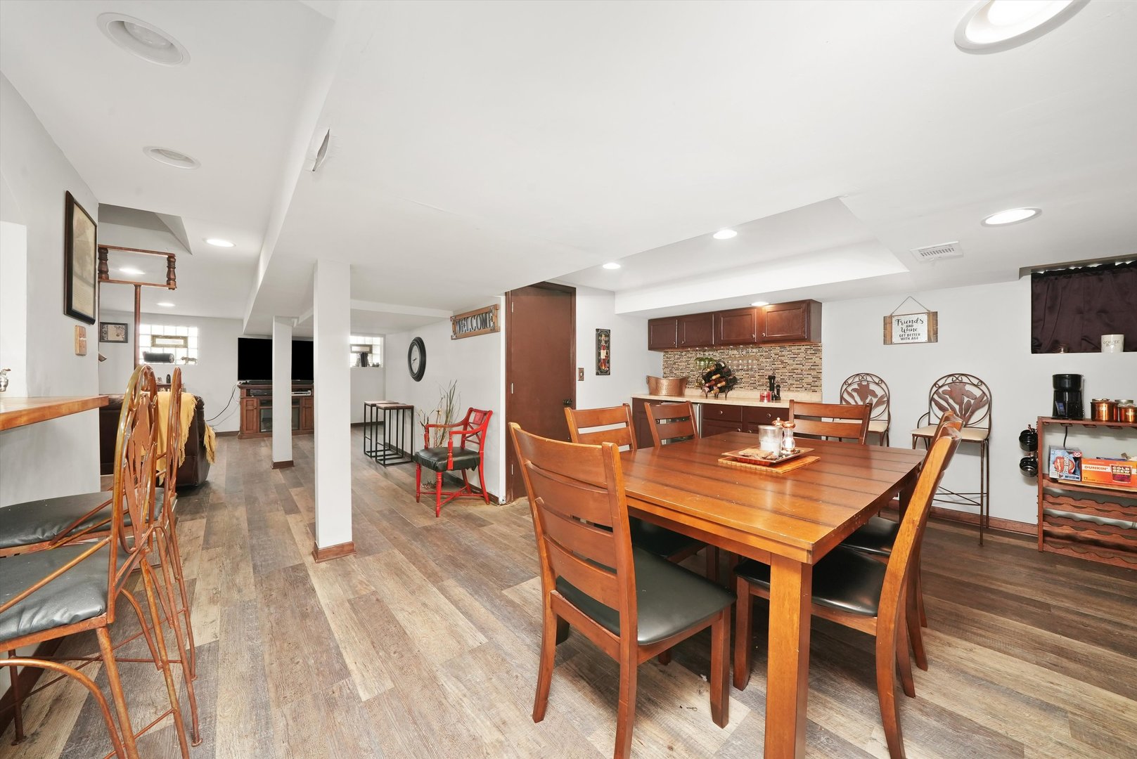8117 S Sawyer Avenue, Chicago, IL 60652