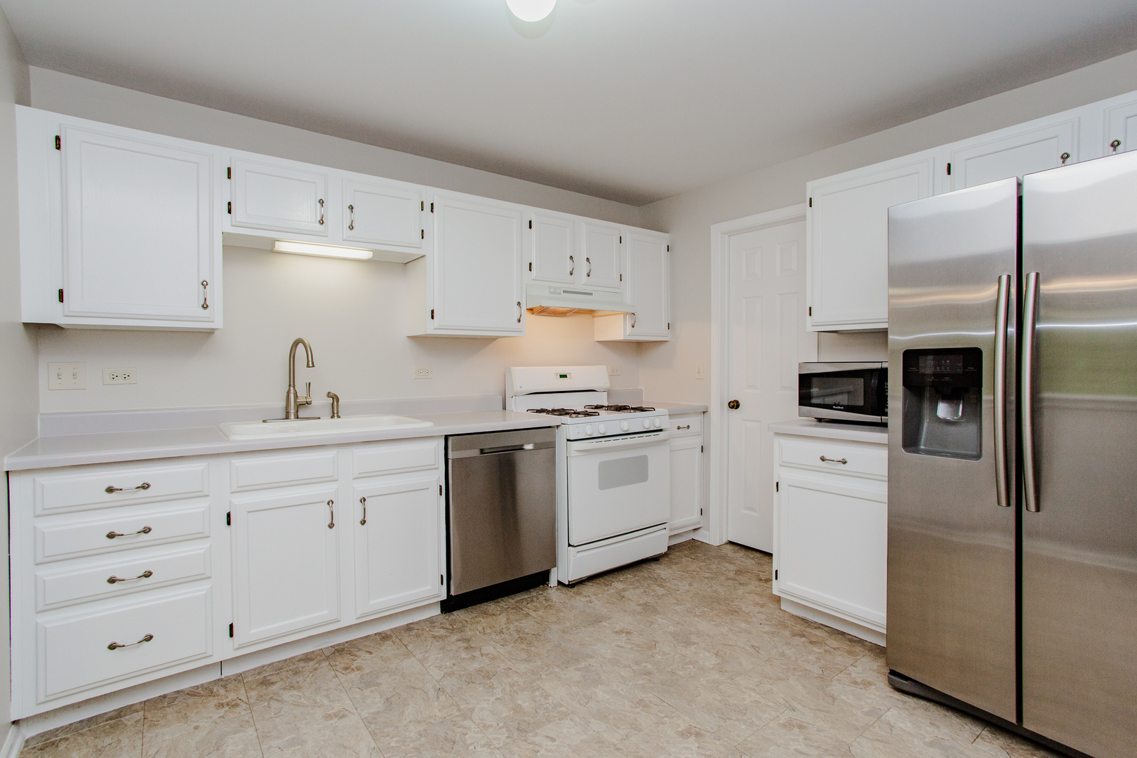 1402 Orange Court #D, Mount Prospect, IL 60056