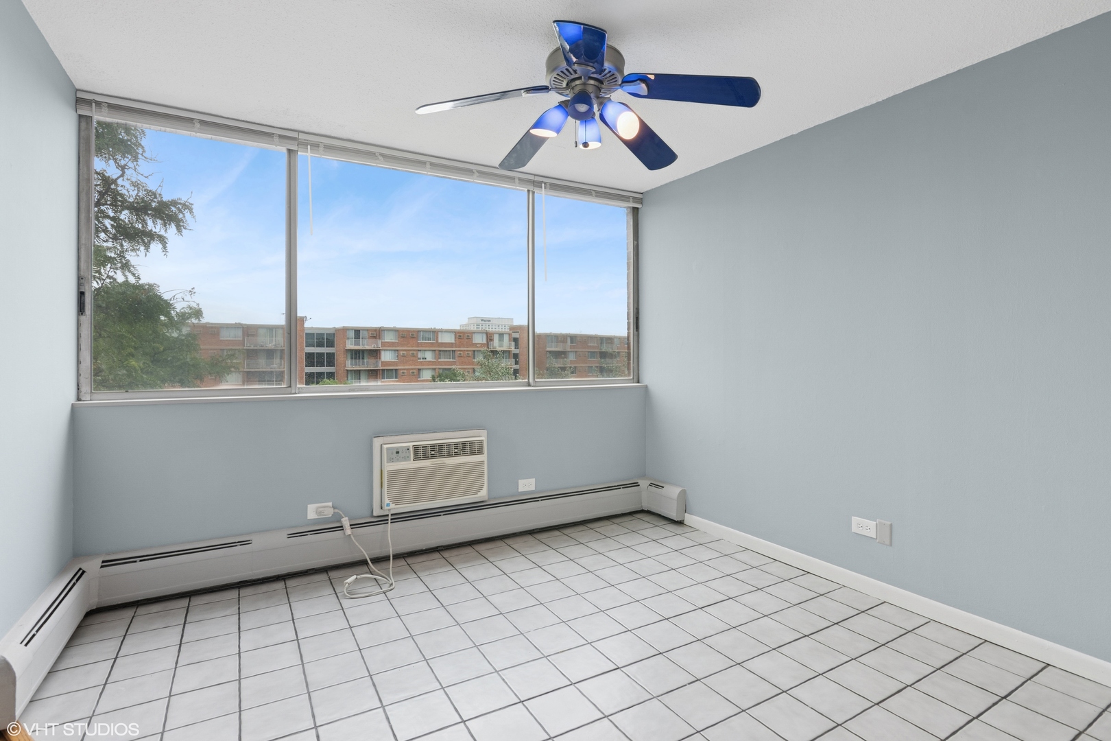 2200 S Stewart Avenue #4A, Lombard, IL 60148