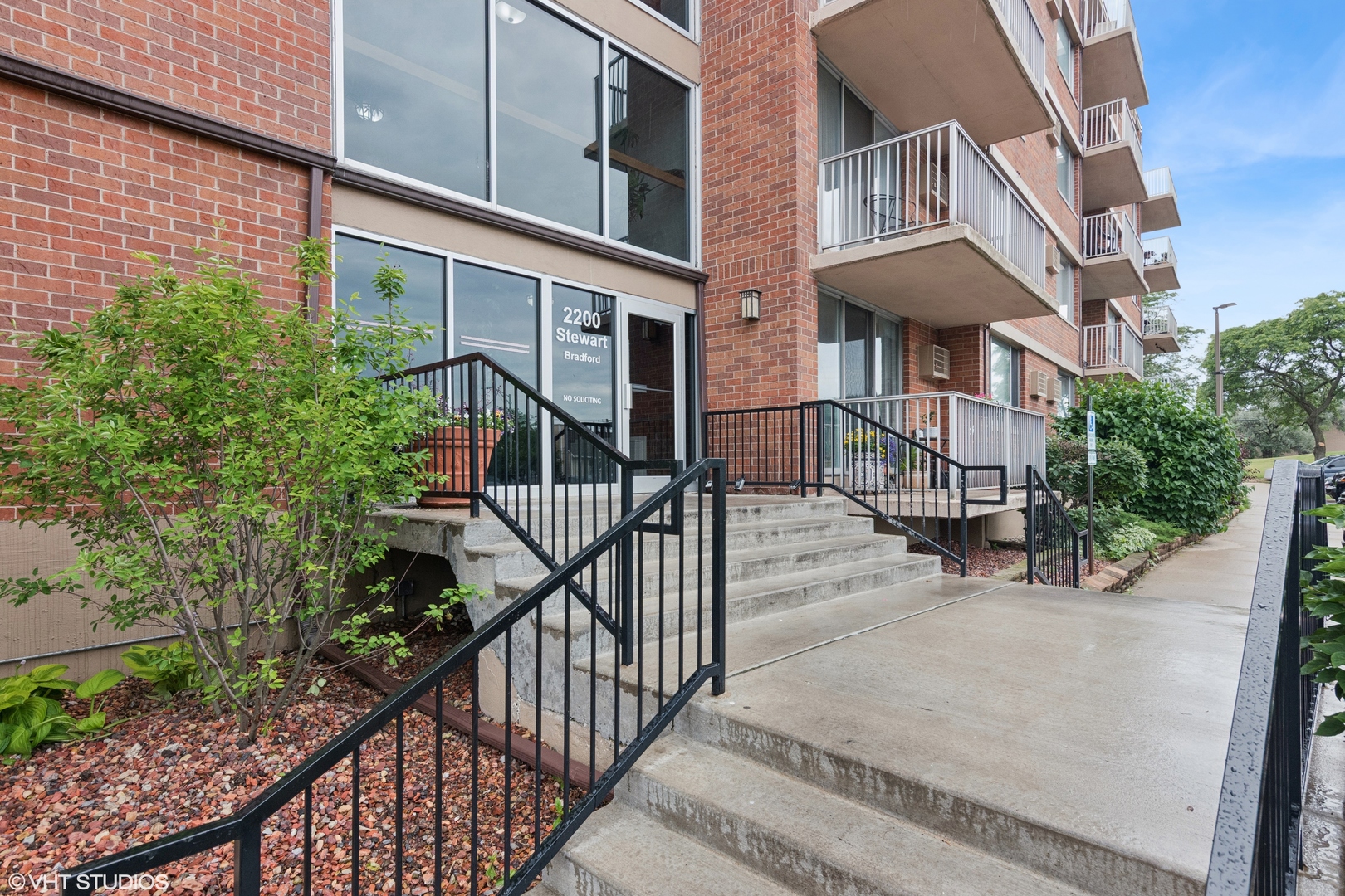 2200 S Stewart Avenue #4A, Lombard, IL 60148