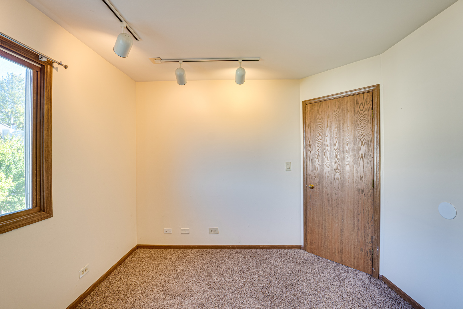 1640 HILTON HEAD Drive, Naperville, IL 60563