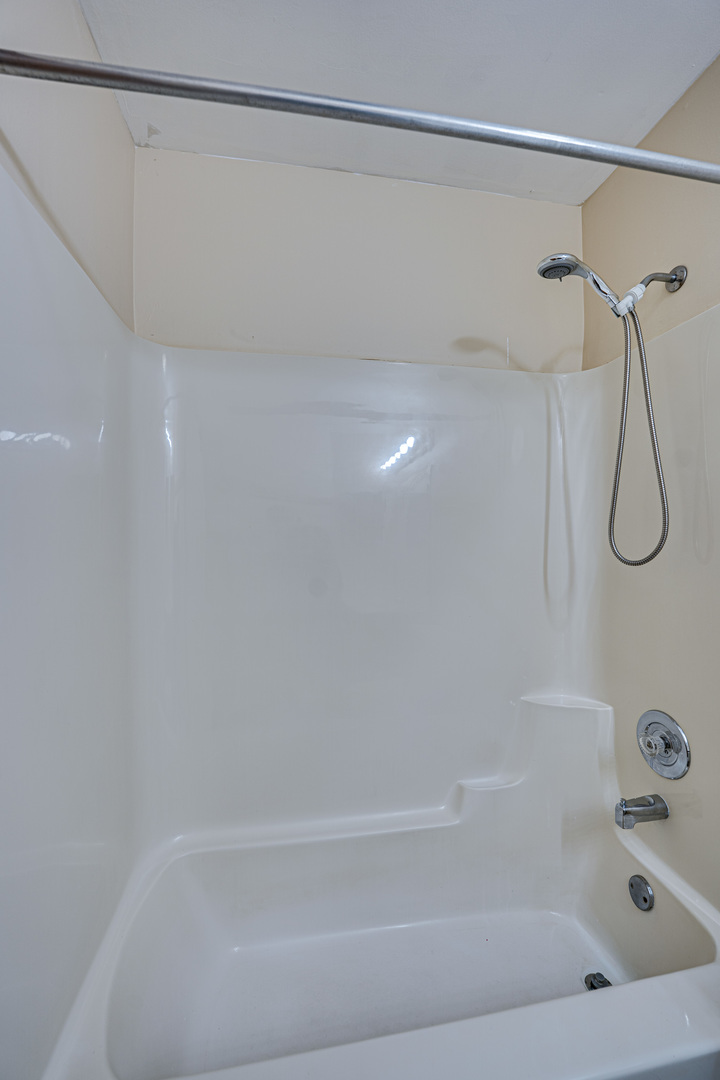 1640 HILTON HEAD Drive, Naperville, IL 60563