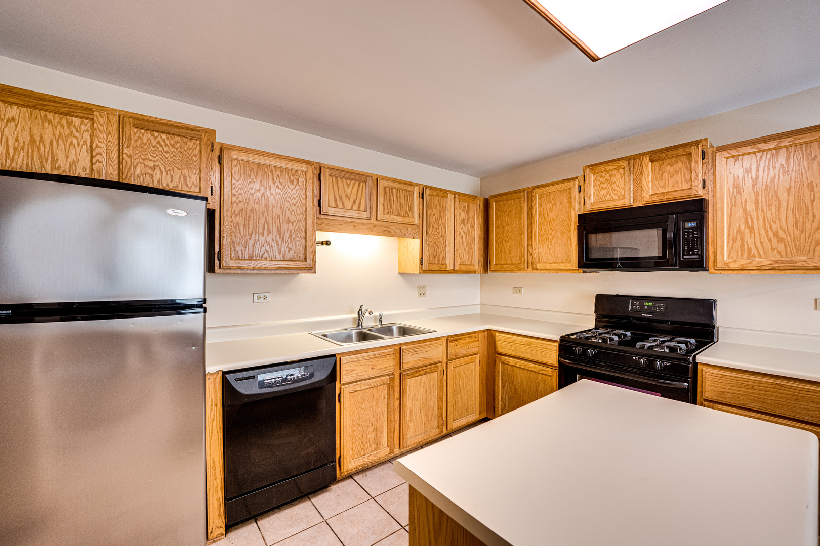 1640 HILTON HEAD Drive, Naperville, IL 60563