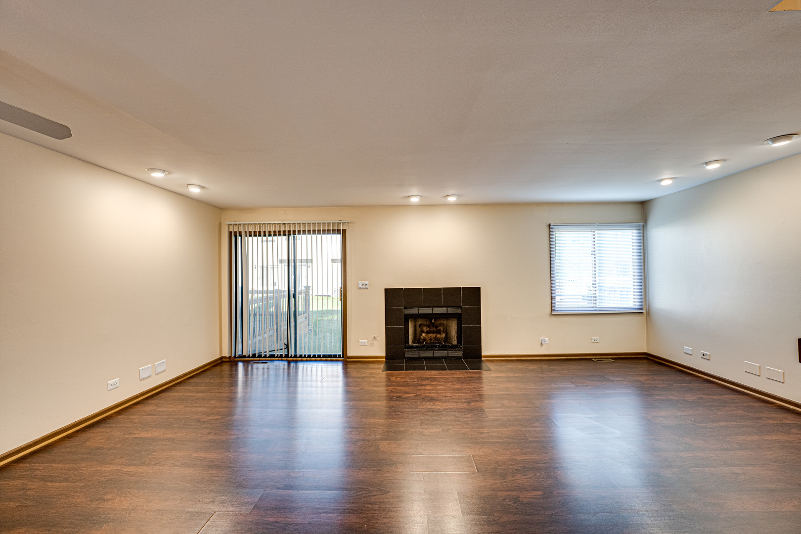 1640 HILTON HEAD Drive, Naperville, IL 60563