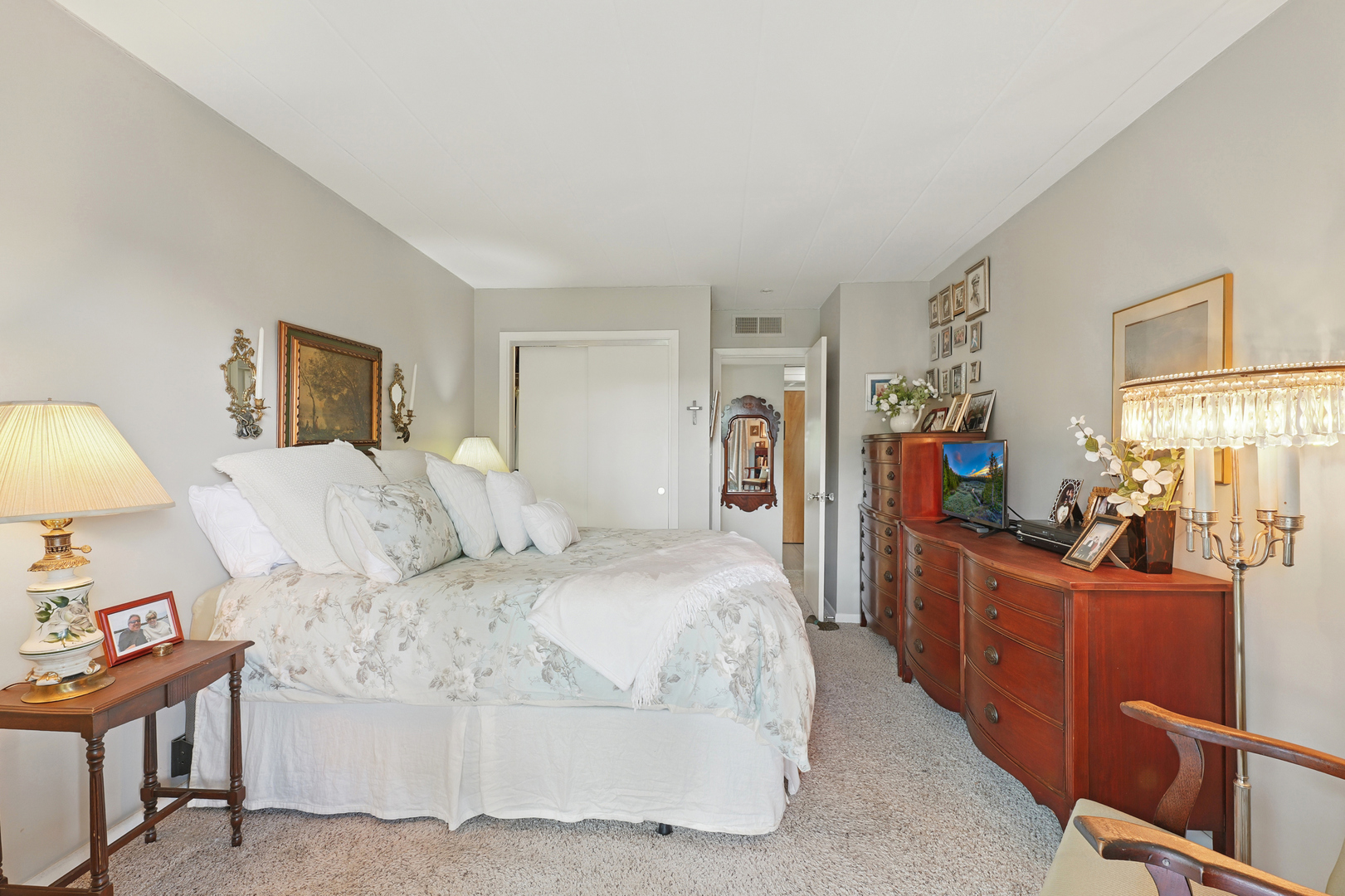 5540 Walnut Avenue #26C, Downers Grove, IL 60515