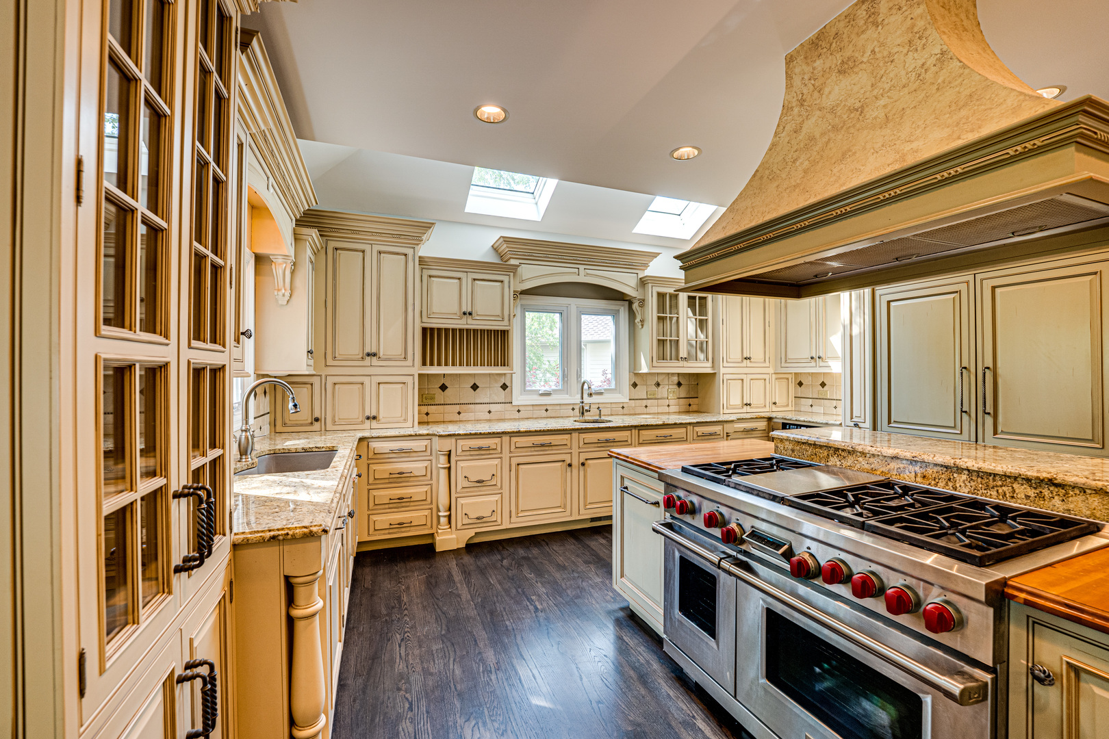 1565 WINBERIE Court, Naperville, IL 60564
