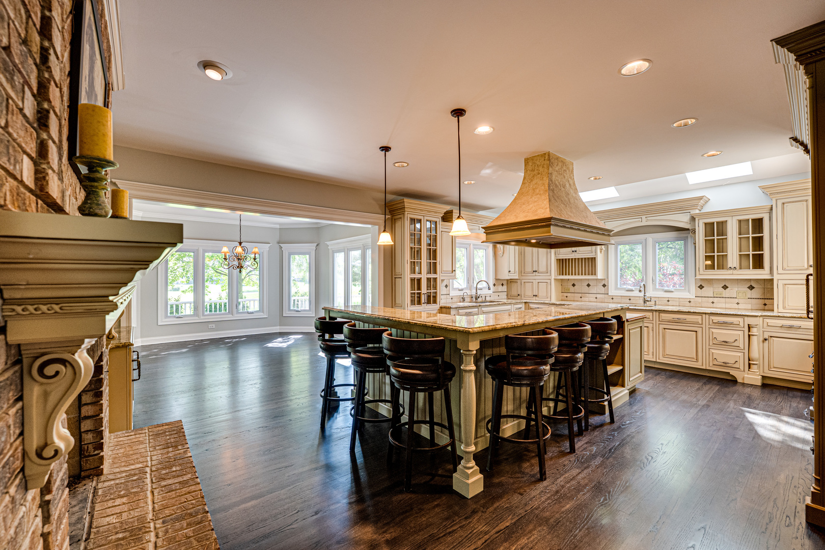 1565 WINBERIE Court, Naperville, IL 60564