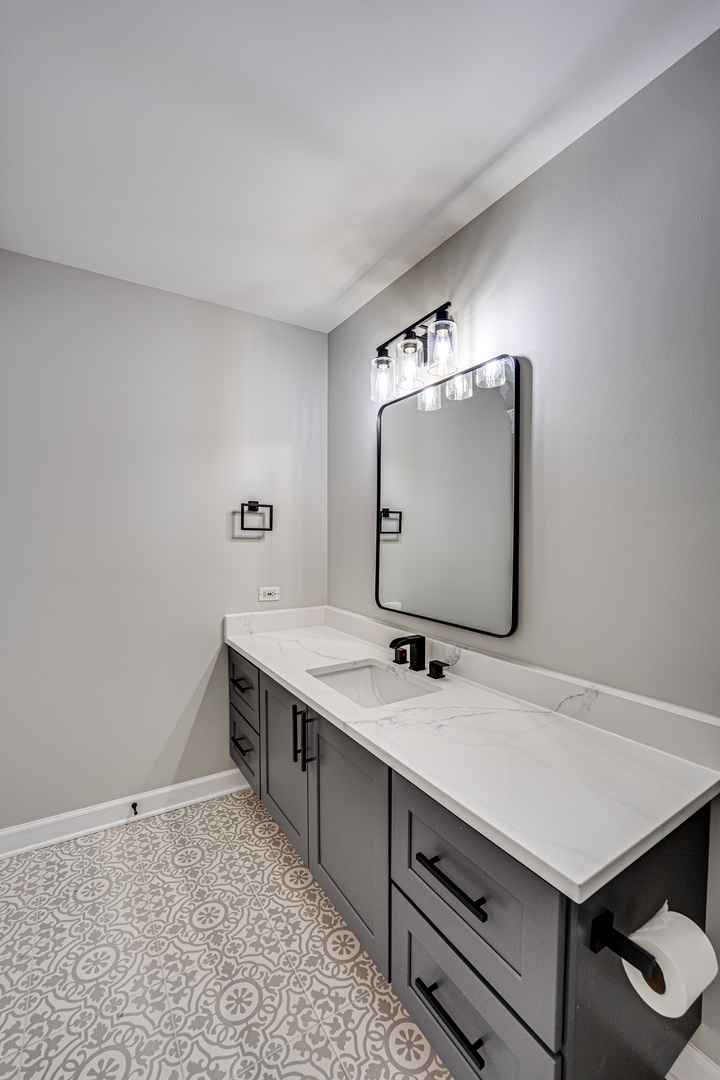 1565 WINBERIE Court, Naperville, IL 60564