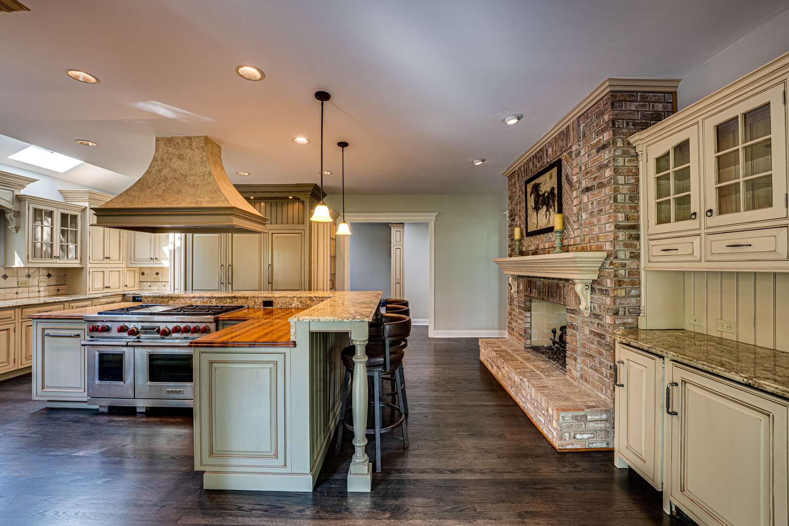 1565 WINBERIE Court, Naperville, IL 60564