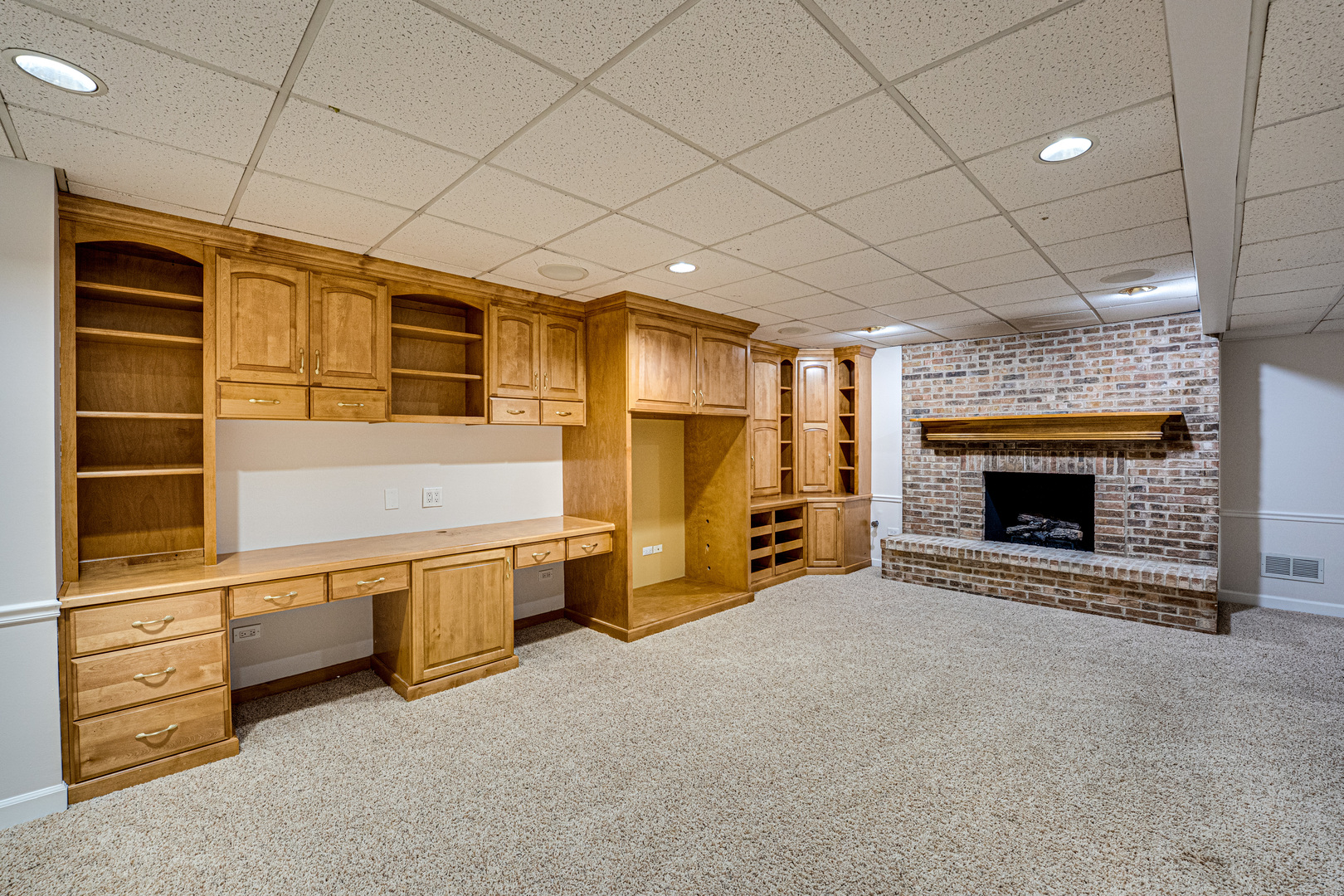 1565 WINBERIE Court, Naperville, IL 60564
