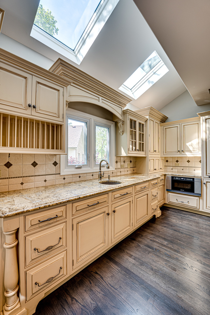 1565 WINBERIE Court, Naperville, IL 60564