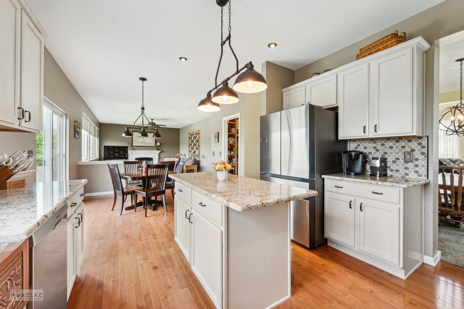 851 Hampton Lane, Yorkville, IL 60560