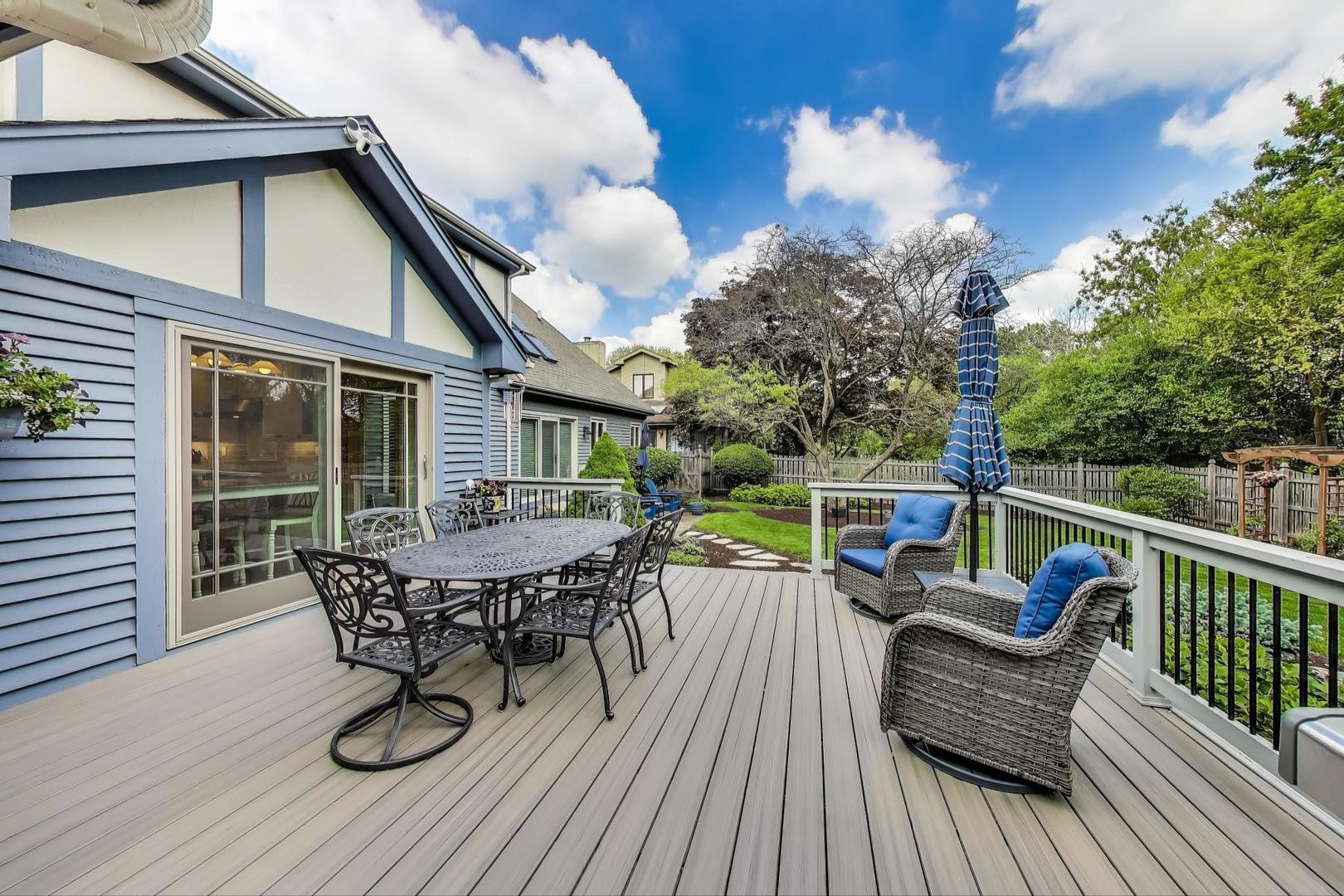 2041 Chatham Drive, Wheaton, IL 60189