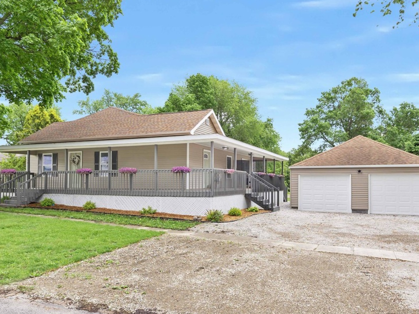 104 S Taylor Street, Towanda, IL 61776