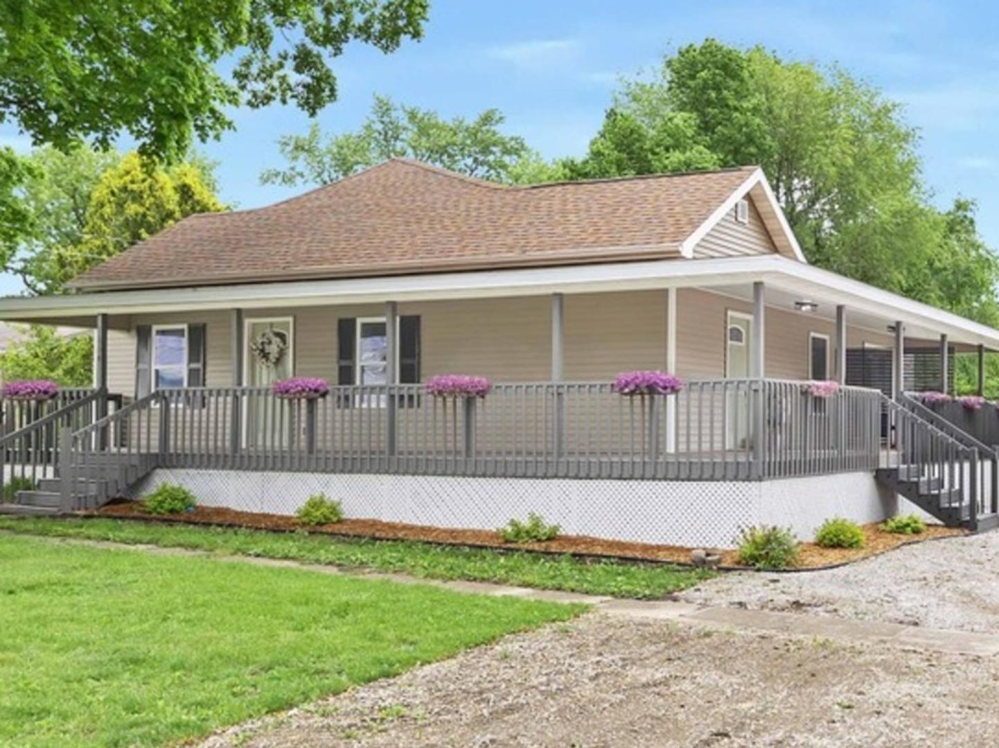 104 S Taylor Street, Towanda, IL 61776