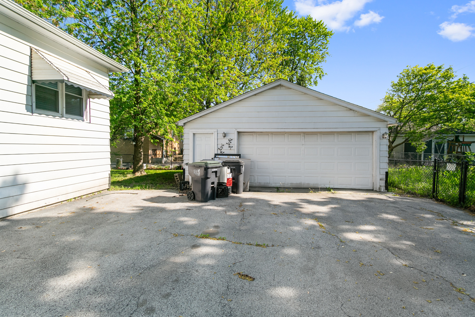 16118 Woodlawn West Avenue, South Holland, IL 60473